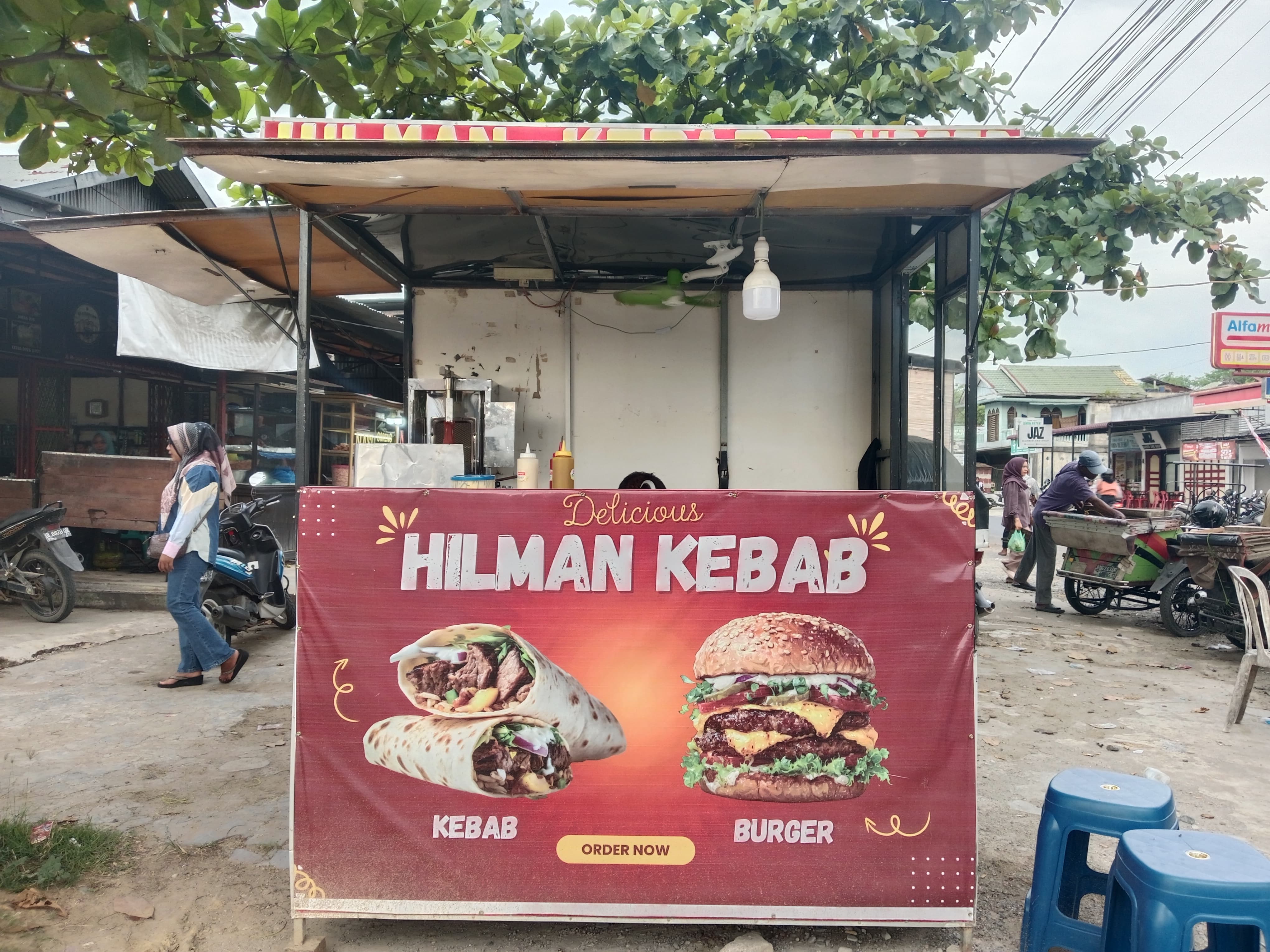 Hilman Kebab Sajikan Aneka Kebab dan Burger dengan Harga Terjangkau