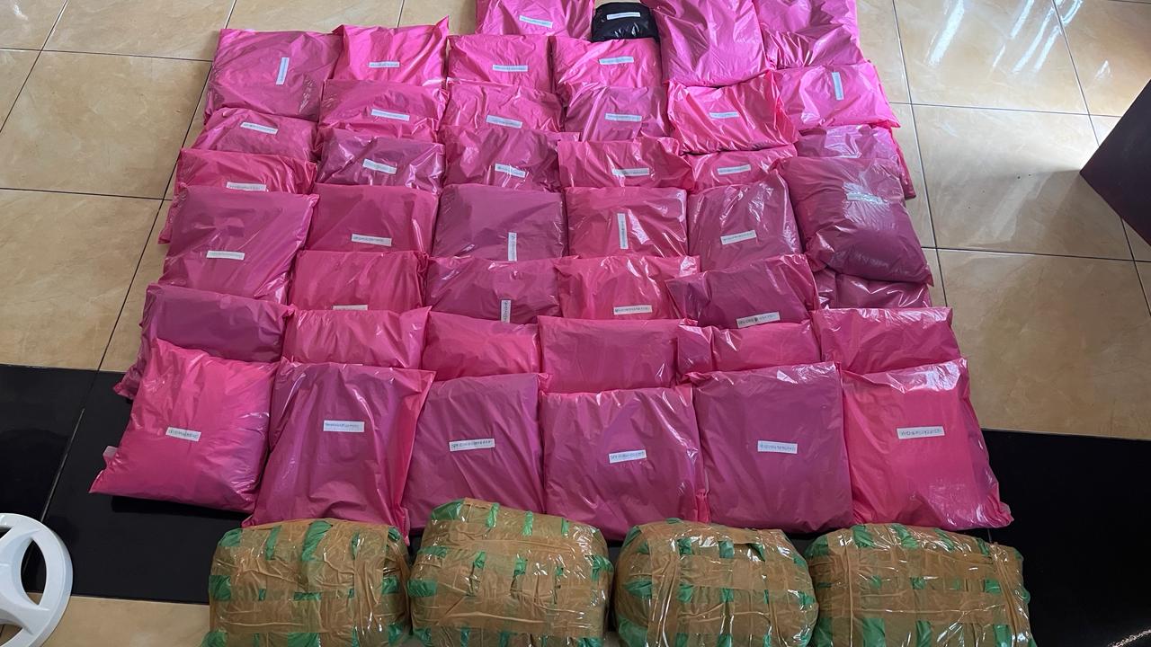 Berawal dari Waktu Luang, Mahasiswi Ini Sukses Kembangkan Usaha Thrift yang Digemari Anak Muda