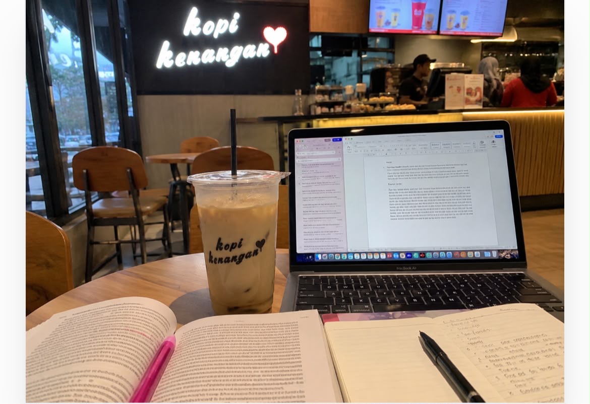 Mahasiswa Unimal Manfaatkan Coffee Shop sebagai Tempat Belajar