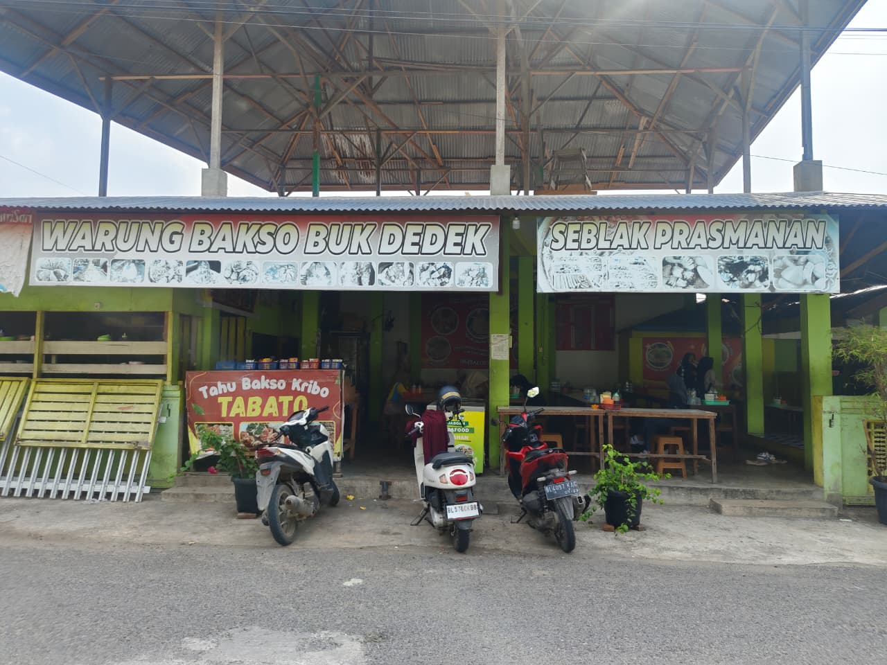 Cita Rasa yang Tak Pernah Berubah, Warung Buk Dedek Terus Diburu Penikmat Kuliner