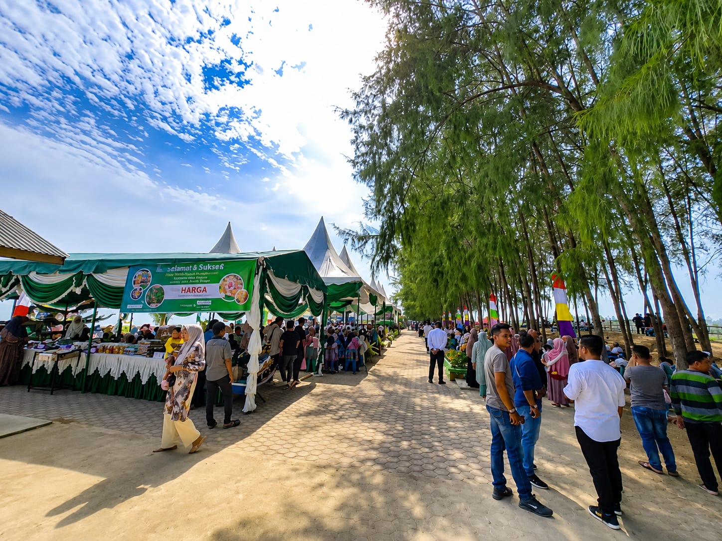 300 Kendaraan Padati Pantai Cemara Bireuen Setiap Akhir Pekan