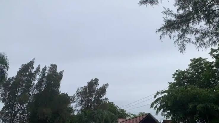 Perubahan Cuaca Tak menentu di Lhokseumawe, Pengaruhi Aktivitas Warga